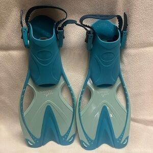 Speedo Aqua and Gray Swim Fins